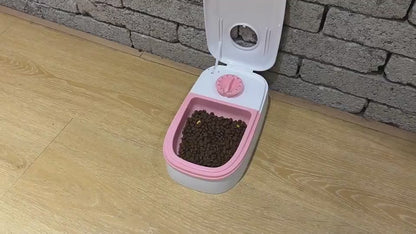 Timed Auto-Open Pet Feeder video 2